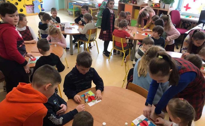 Współpraca ,,Zerówek” z klasami czwartymi