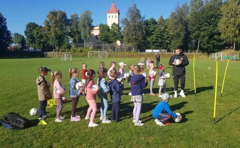 Współpraca z klubem piłki nożnej „Granitas”.